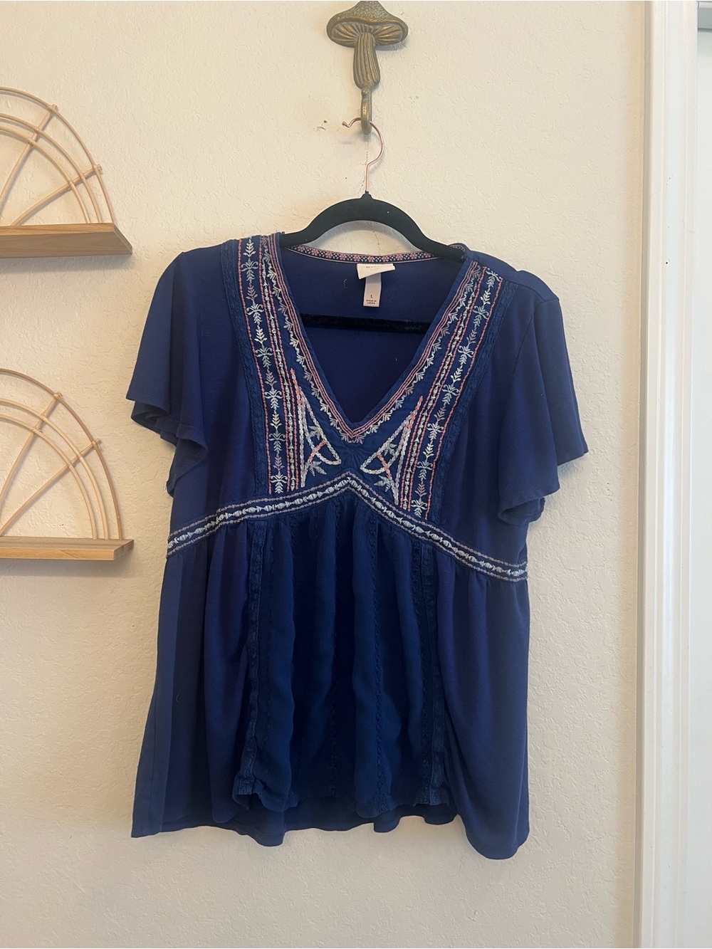 Knox Rose Embroidered Boho Blouse Size L Navy Flutter Sleeve Peplum Top